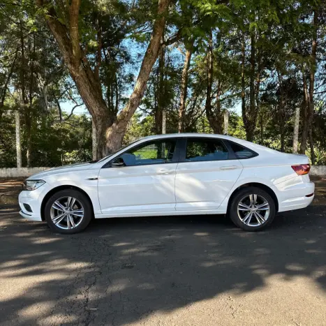 VOLKSWAGEN Jetta 1.4 4P 250 TSI R-LINE AUTOMTICO, Foto 2