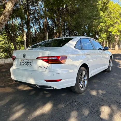 VOLKSWAGEN Jetta 1.4 4P 250 TSI R-LINE AUTOMTICO, Foto 4