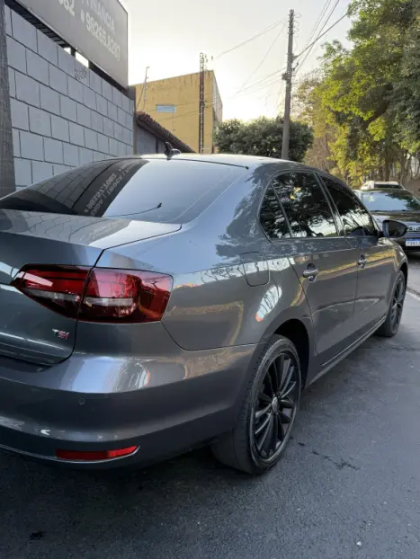 VOLKSWAGEN Jetta 1.4 4P 250 TSI TURBO CONFORTLINE AUTOMTICO, Foto 5