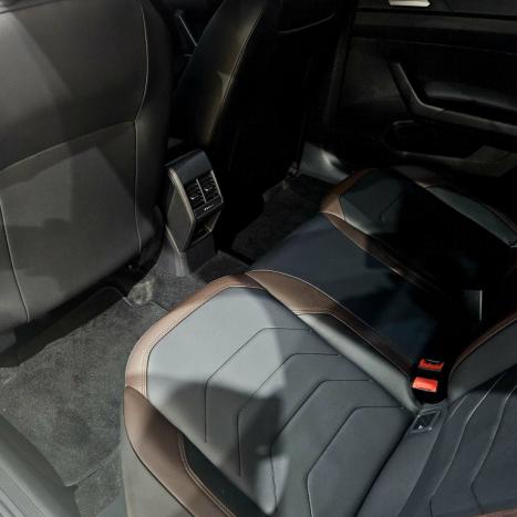 VOLKSWAGEN Virtus 1.0 4P 200 TSI FLEX HIGHLINE AUTOMTICO, Foto 8