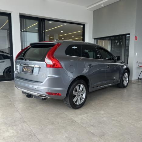 VOLVO XC60 2.4 4P AWD KINETIC DIESEL AUTOMTICO, Foto 4