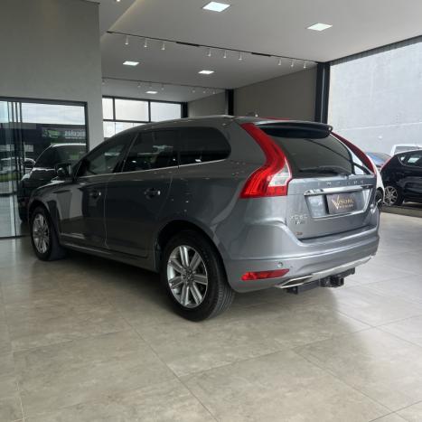 VOLVO XC60 2.4 4P AWD KINETIC DIESEL AUTOMTICO, Foto 6