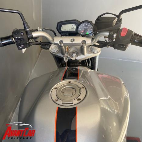 YAMAHA Fazer 600 N, Foto 2
