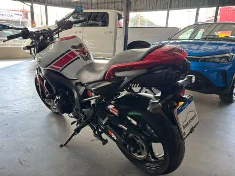 YAMAHA Fazer 600 S, Foto 2