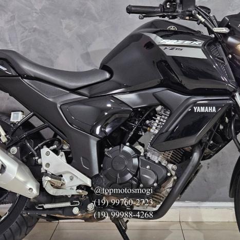 YAMAHA FZ 15 Fazer ABS, Foto 3