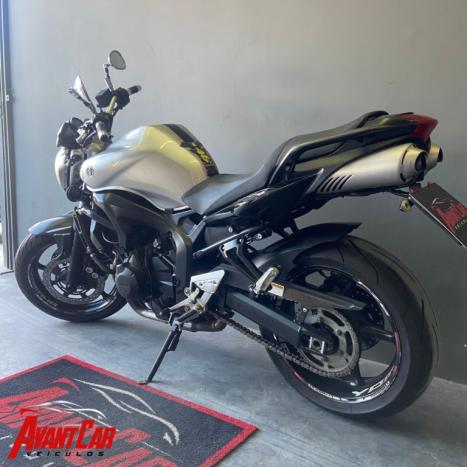 YAMAHA FZ6 Fazer 600 N, Foto 4