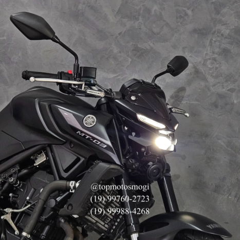 YAMAHA MT-03 300 ABS, Foto 2