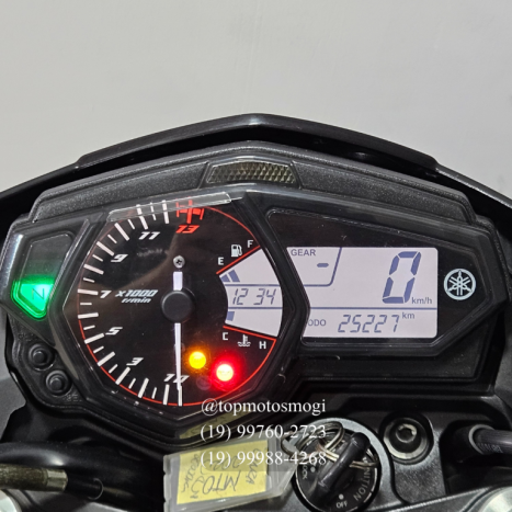 YAMAHA MT-03 300 ABS, Foto 10