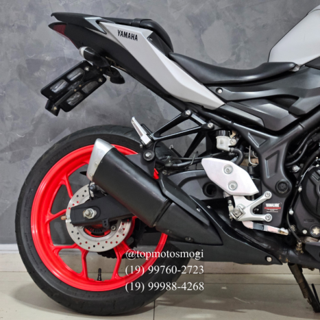 YAMAHA MT-03 300 ABS, Foto 4