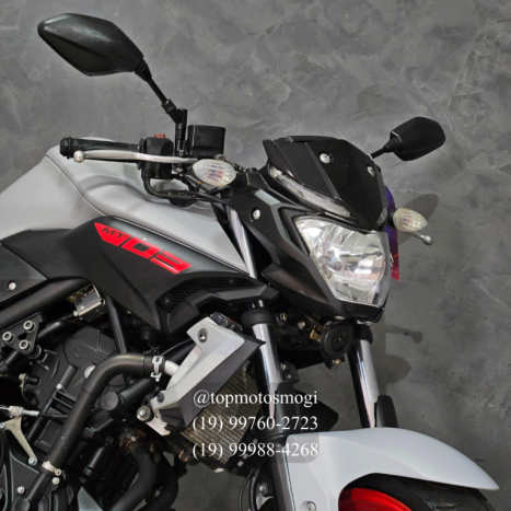 YAMAHA MT-03 300 ABS, Foto 2