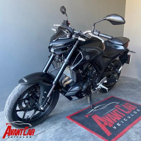 YAMAHA MT-03 300 ABS, Foto 10