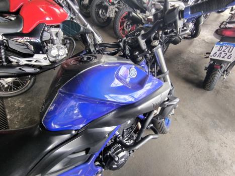 YAMAHA MT-03 300 ABS, Foto 4