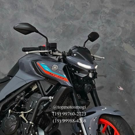 YAMAHA MT-03 300 ABS, Foto 2