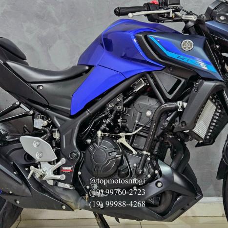 YAMAHA MT-03 300 ABS, Foto 3