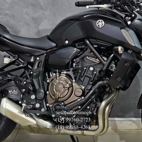 YAMAHA MT-07 700 ABS, Foto 10