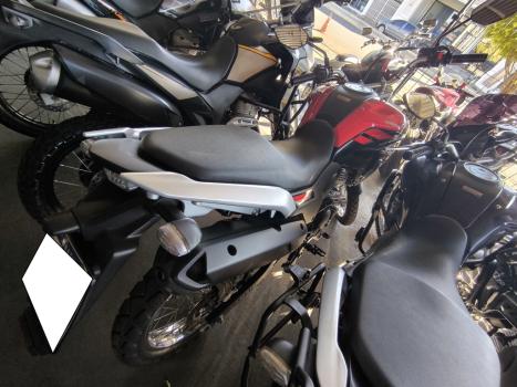 YAMAHA XTZ 250 LANDER, Foto 4