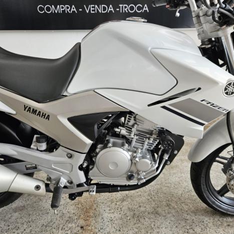 YAMAHA YS Fazer 250 , Foto 4