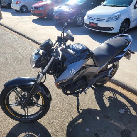 YAMAHA YS Fazer 250 LIMITED EDITION, Foto 1