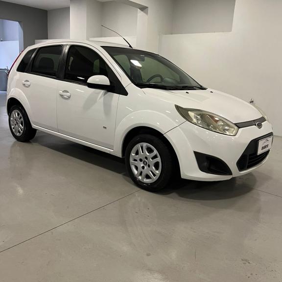 Comprar Hatch Ford Fiesta Hatch 1.0 4P Class Flex Branco 2014 em Mogi ...