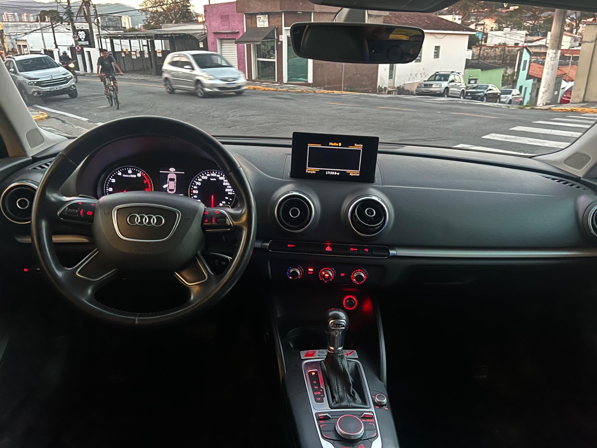 AUDI A3 Sedan - Foto