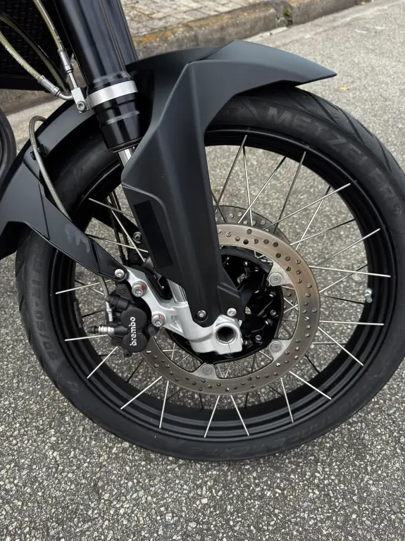 BMW F 900 GS - Foto