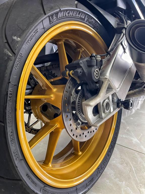 BMW S 1000 RR - Foto