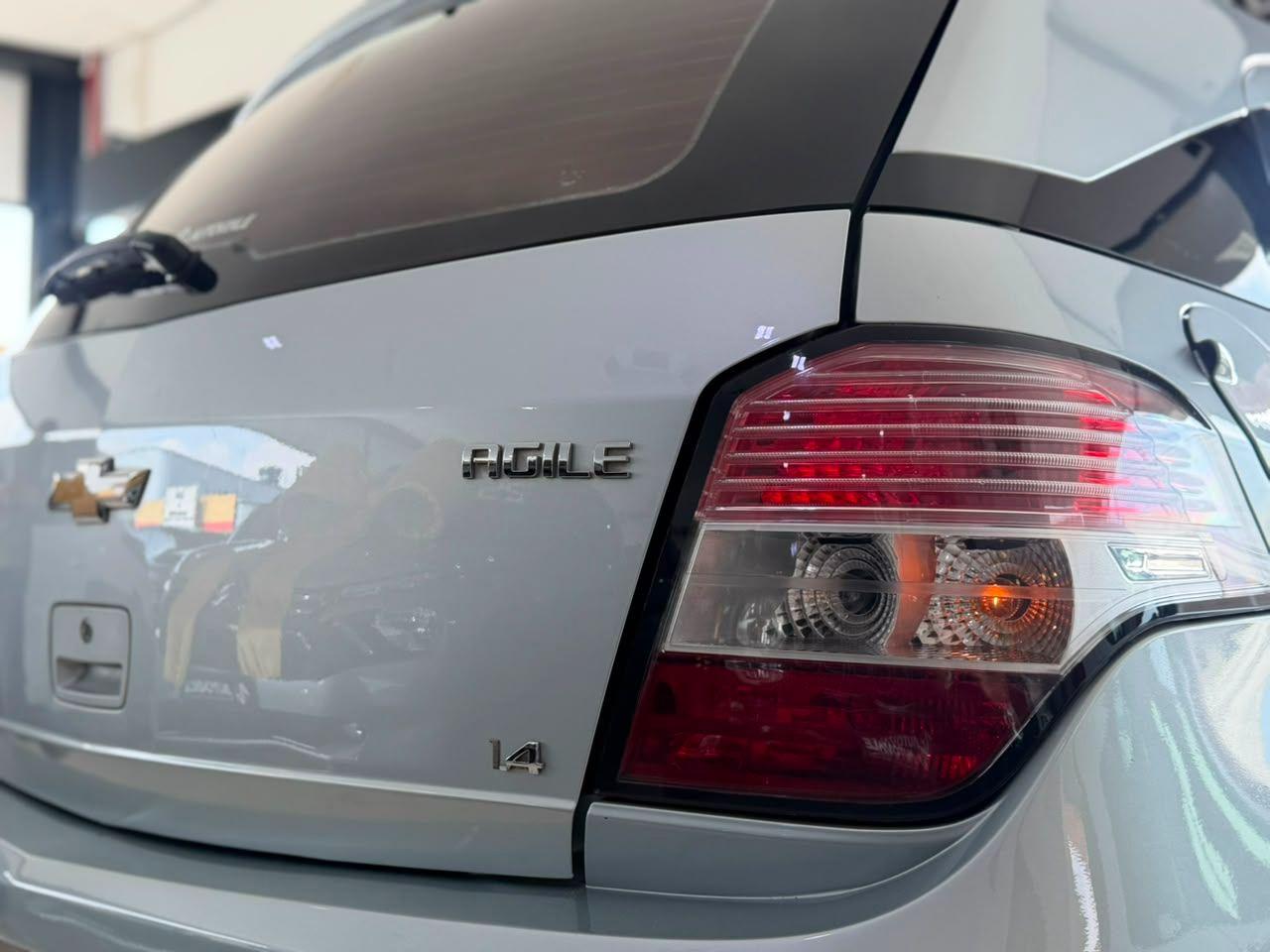 CHEVROLET Agile - Foto