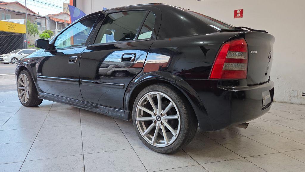 CHEVROLET Astra Hatch - Foto