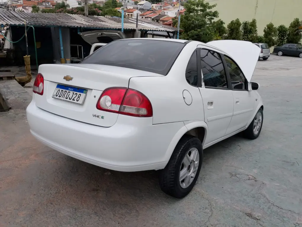 CHEVROLET Classic Sedan - Foto
