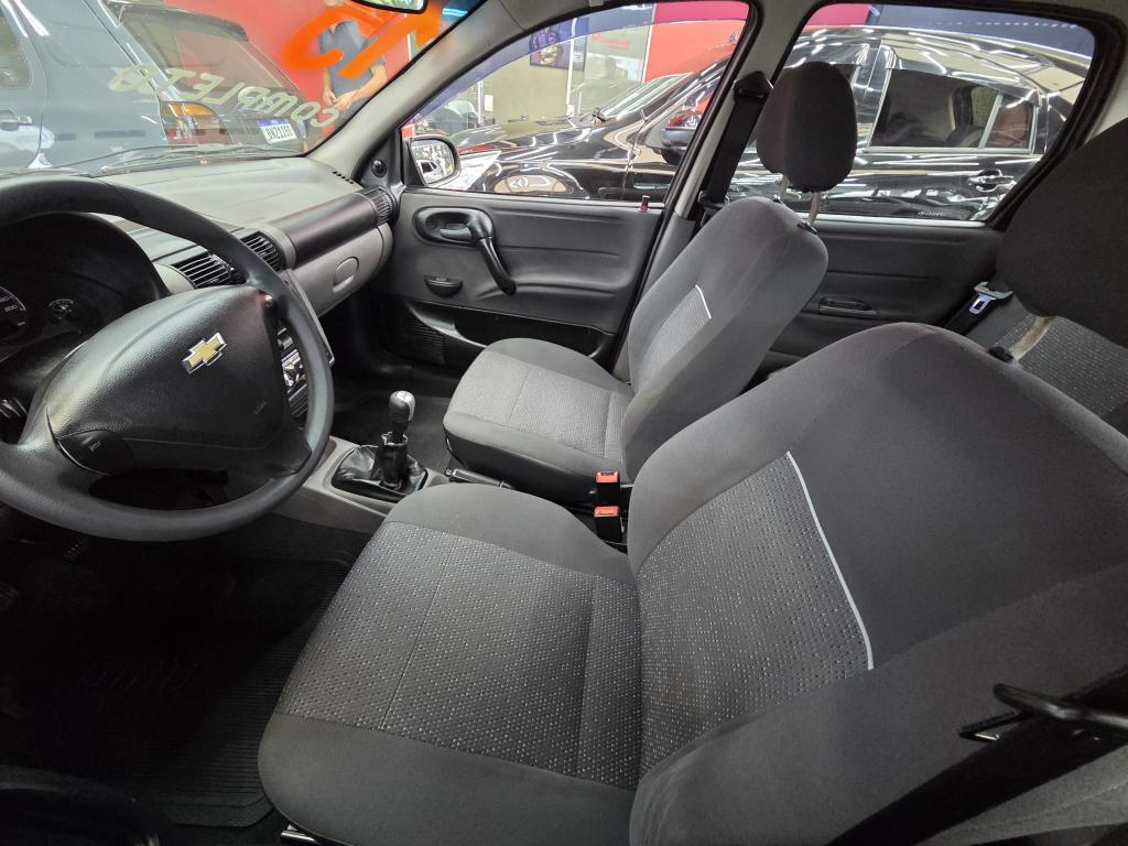 CHEVROLET Classic Sedan - Foto