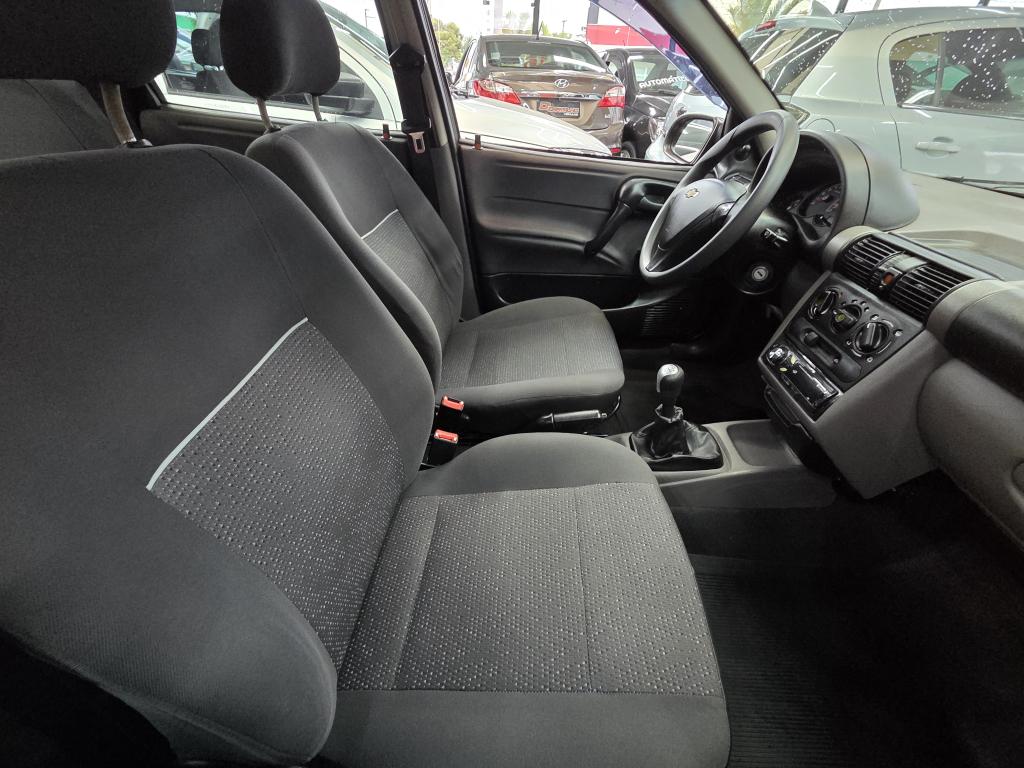 CHEVROLET Classic Sedan - Foto