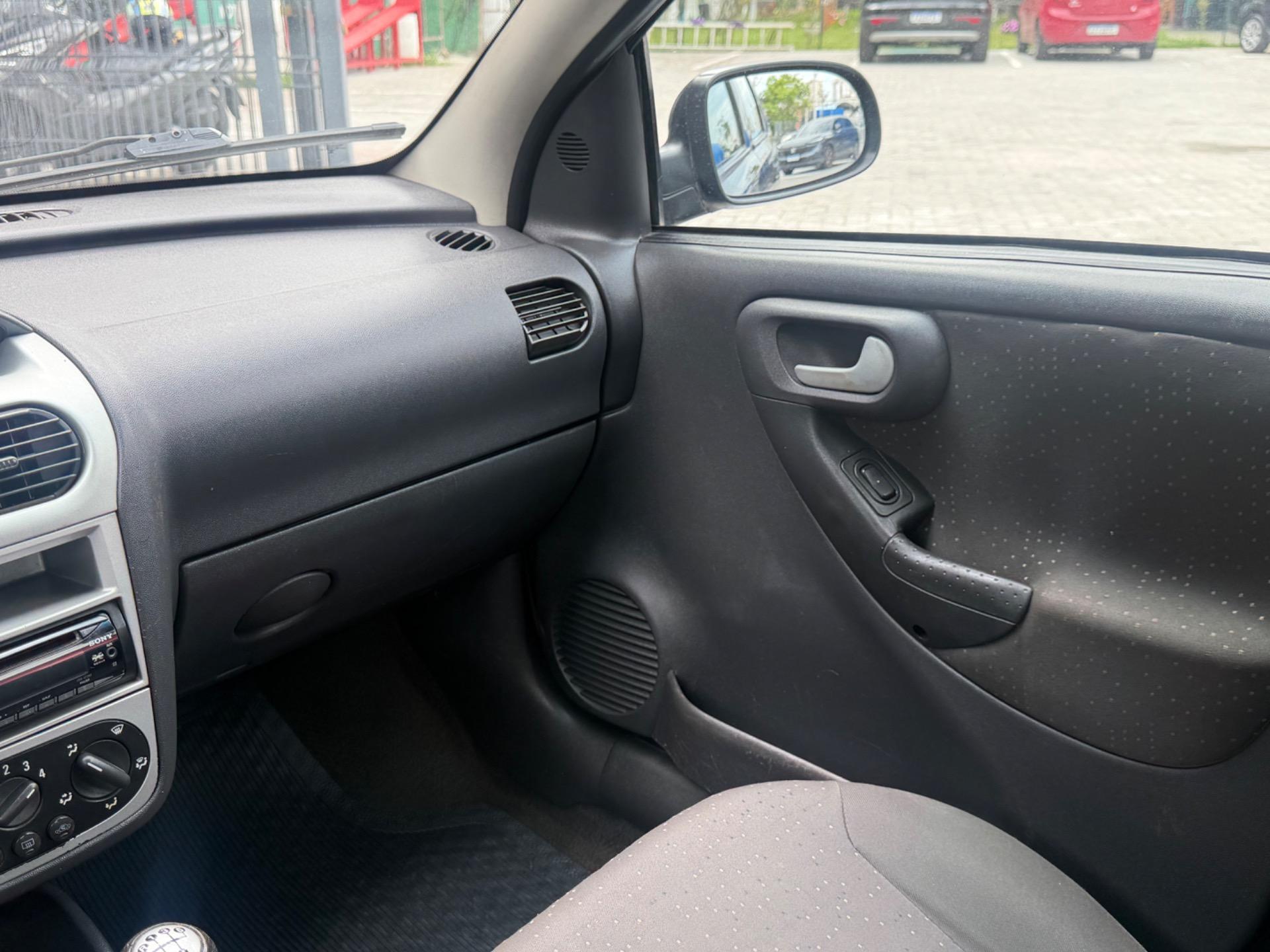 CHEVROLET Corsa Hatch - Foto