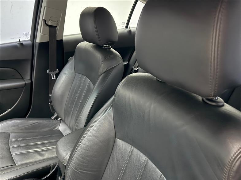 CHEVROLET Cruze Sedan - Foto