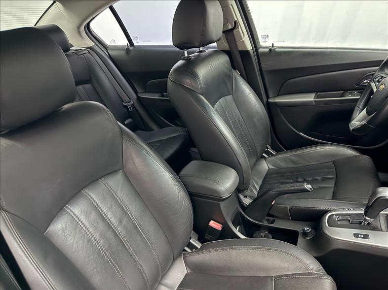CHEVROLET Cruze Sedan - Foto