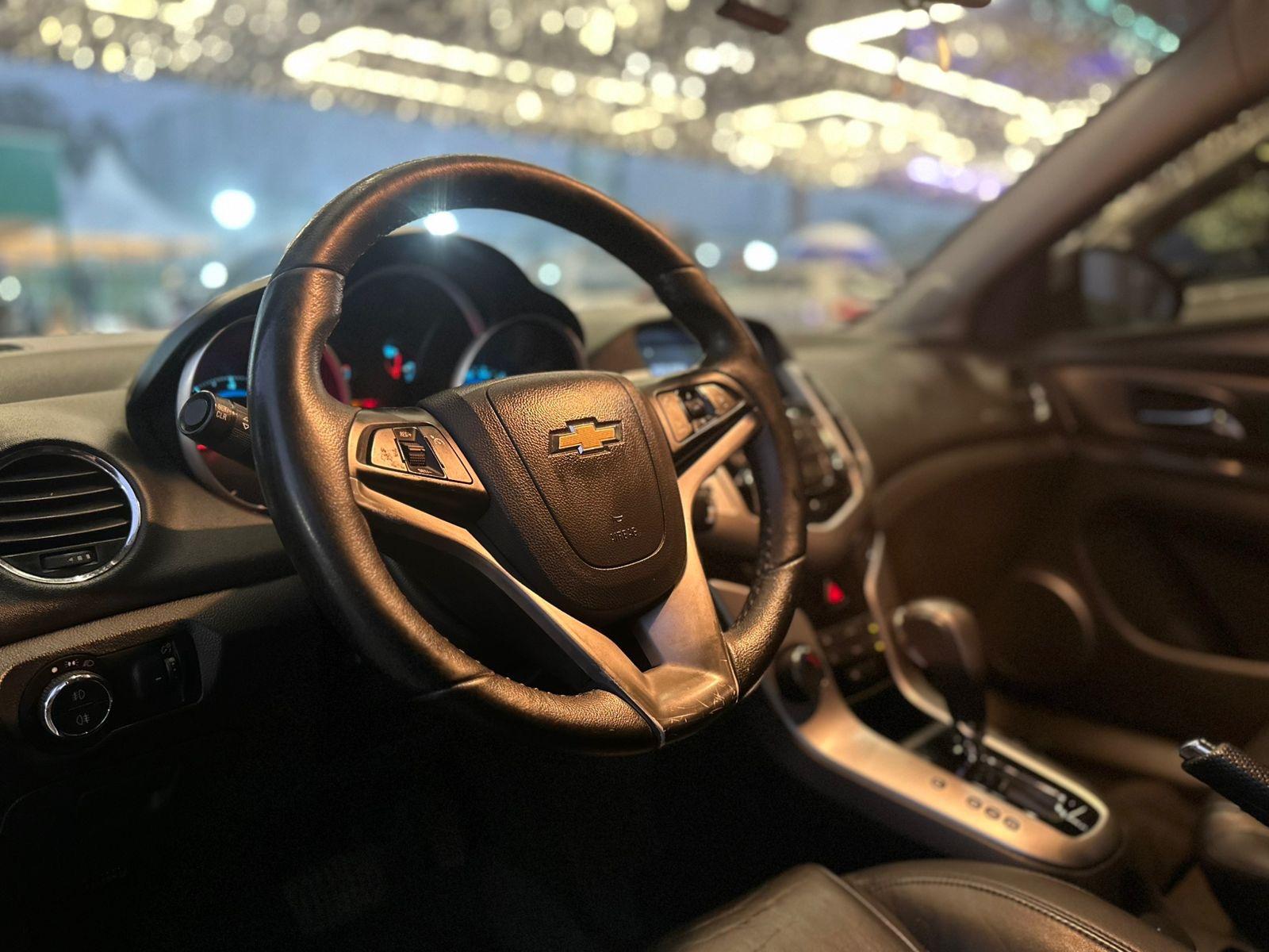 CHEVROLET Cruze Sedan - Foto