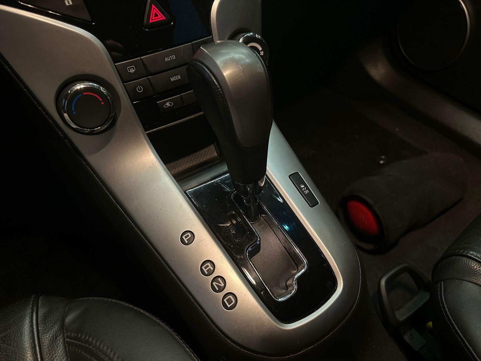 CHEVROLET Cruze Sedan - Foto