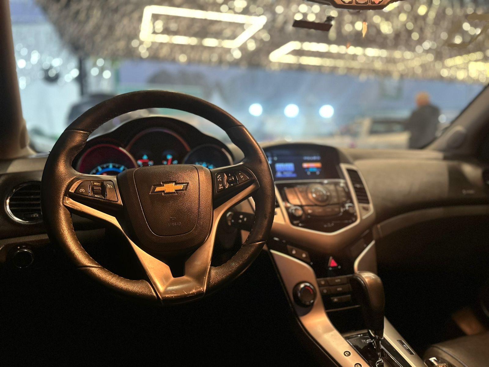 CHEVROLET Cruze Sedan - Foto