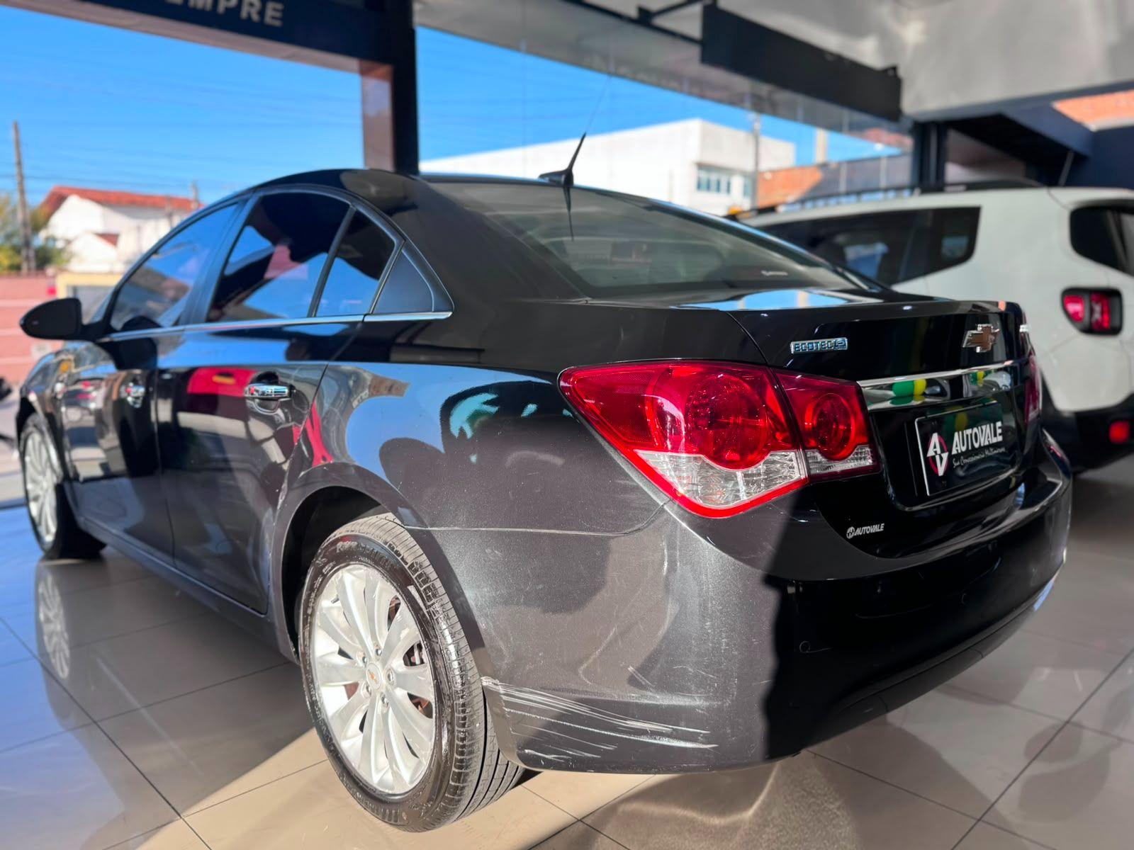 CHEVROLET Cruze Sedan - Foto