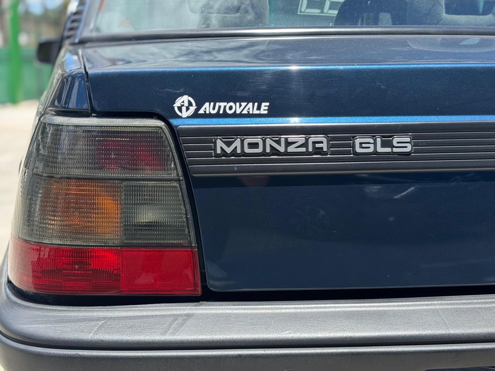 CHEVROLET Monza Sedan - Foto