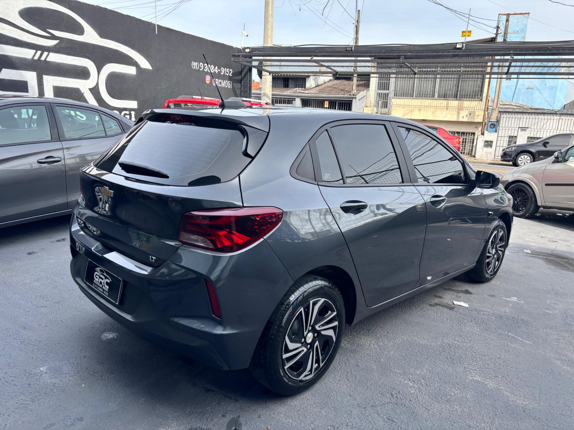 CHEVROLET Onix Hatch - Foto