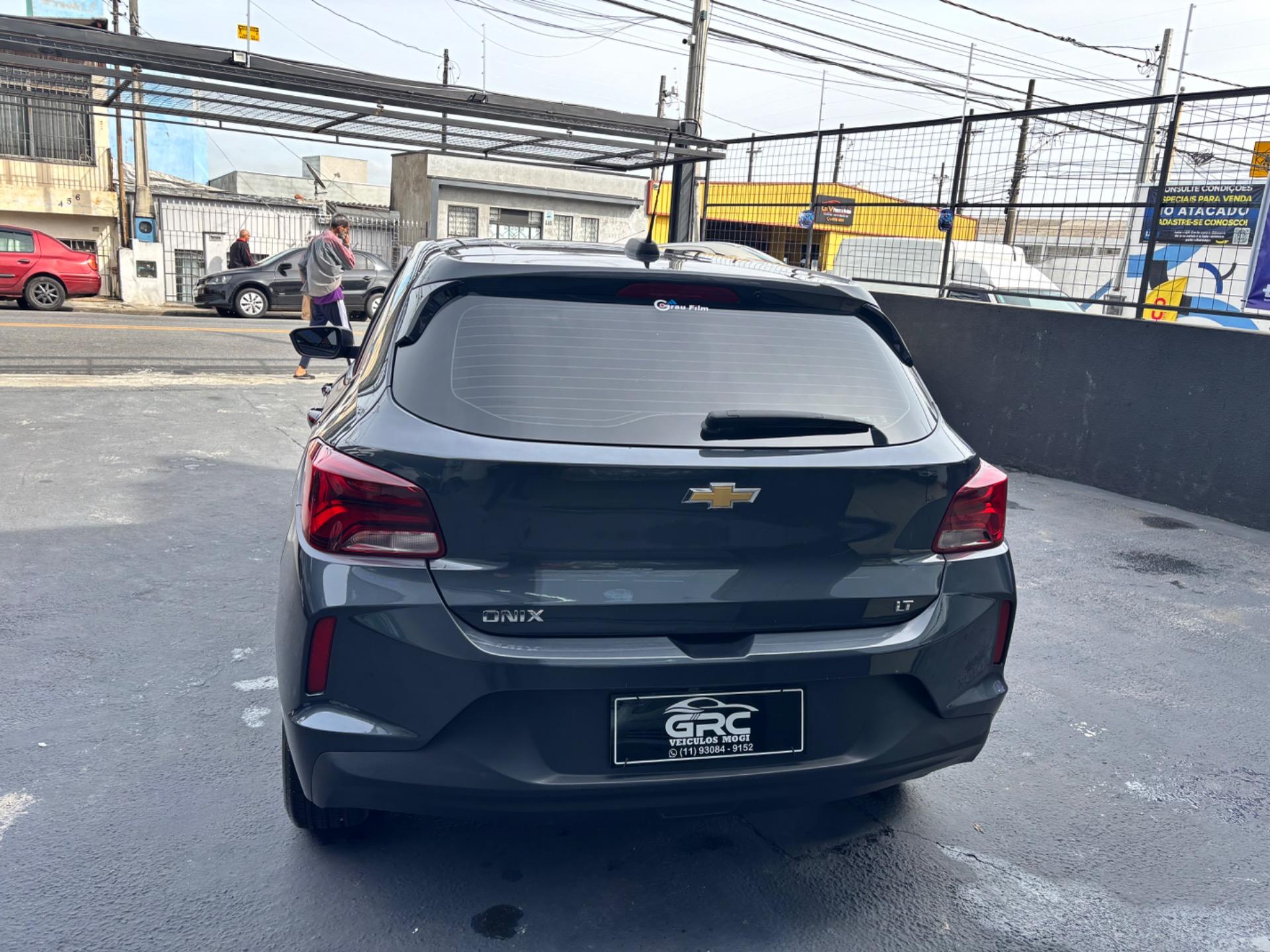 CHEVROLET Onix Hatch - Foto