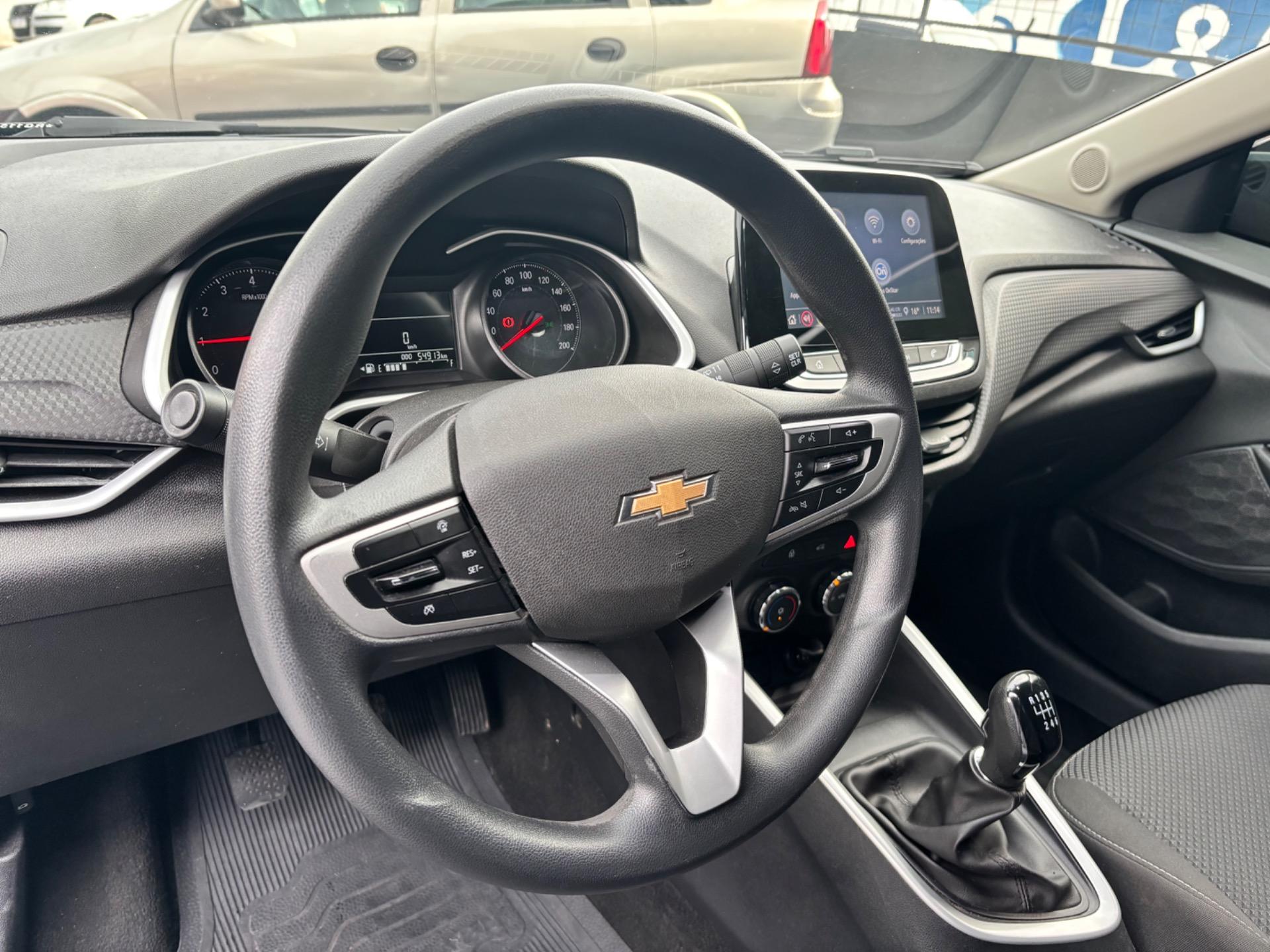 CHEVROLET Onix Hatch - Foto