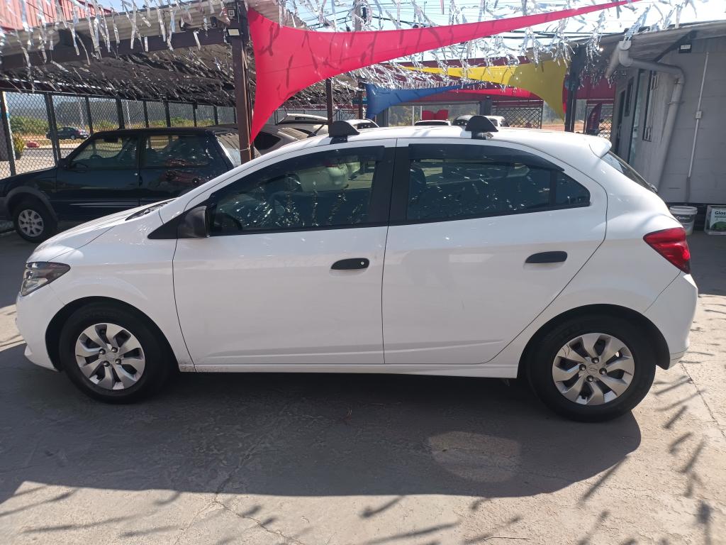 CHEVROLET Onix Hatch - Foto