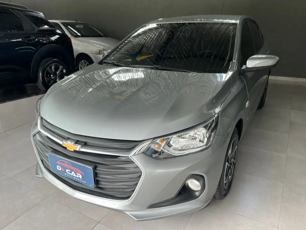 CHEVROLET Onix Hatch - Foto