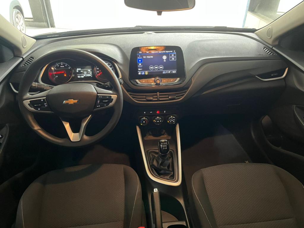 CHEVROLET Onix Hatch - Foto