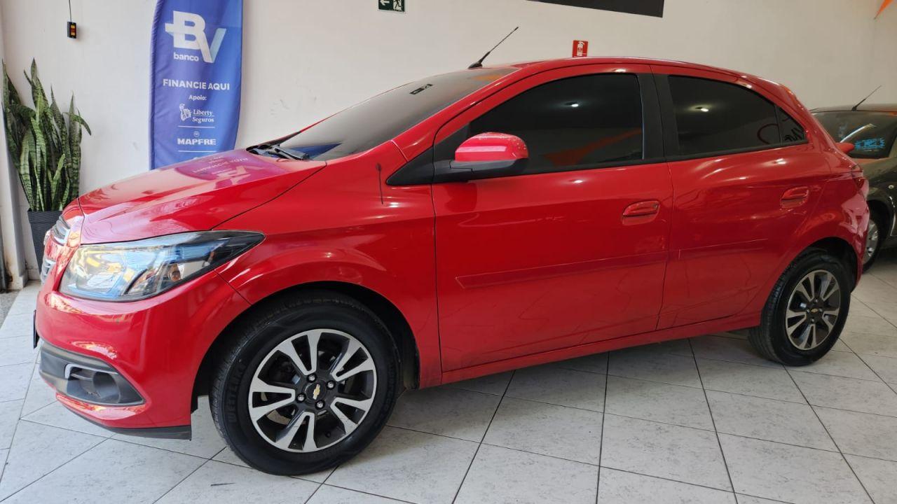 CHEVROLET Onix Hatch - Foto