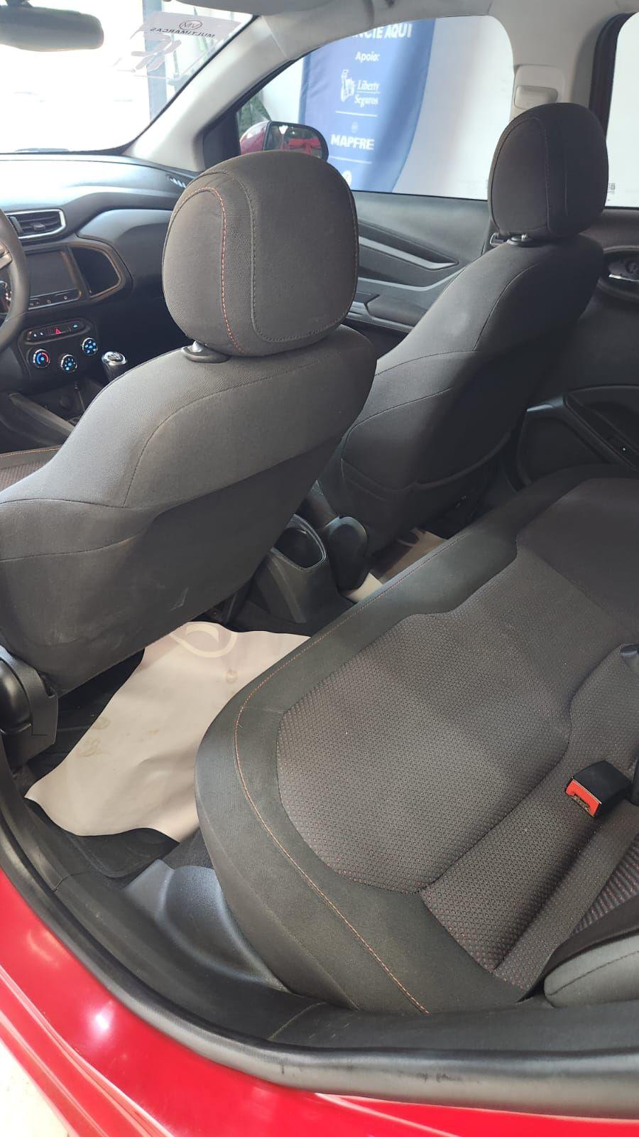 CHEVROLET Onix Hatch - Foto