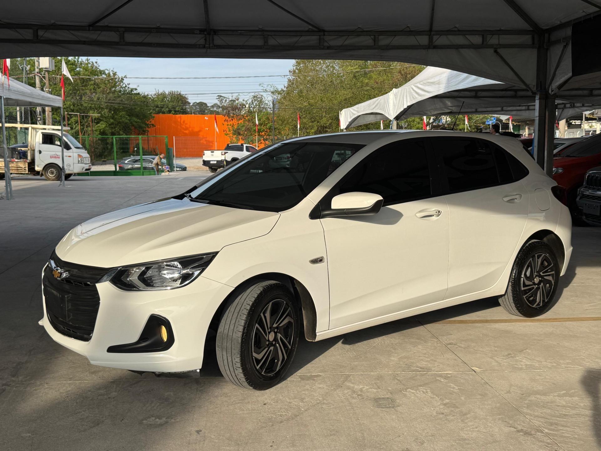 CHEVROLET Onix Hatch - Foto