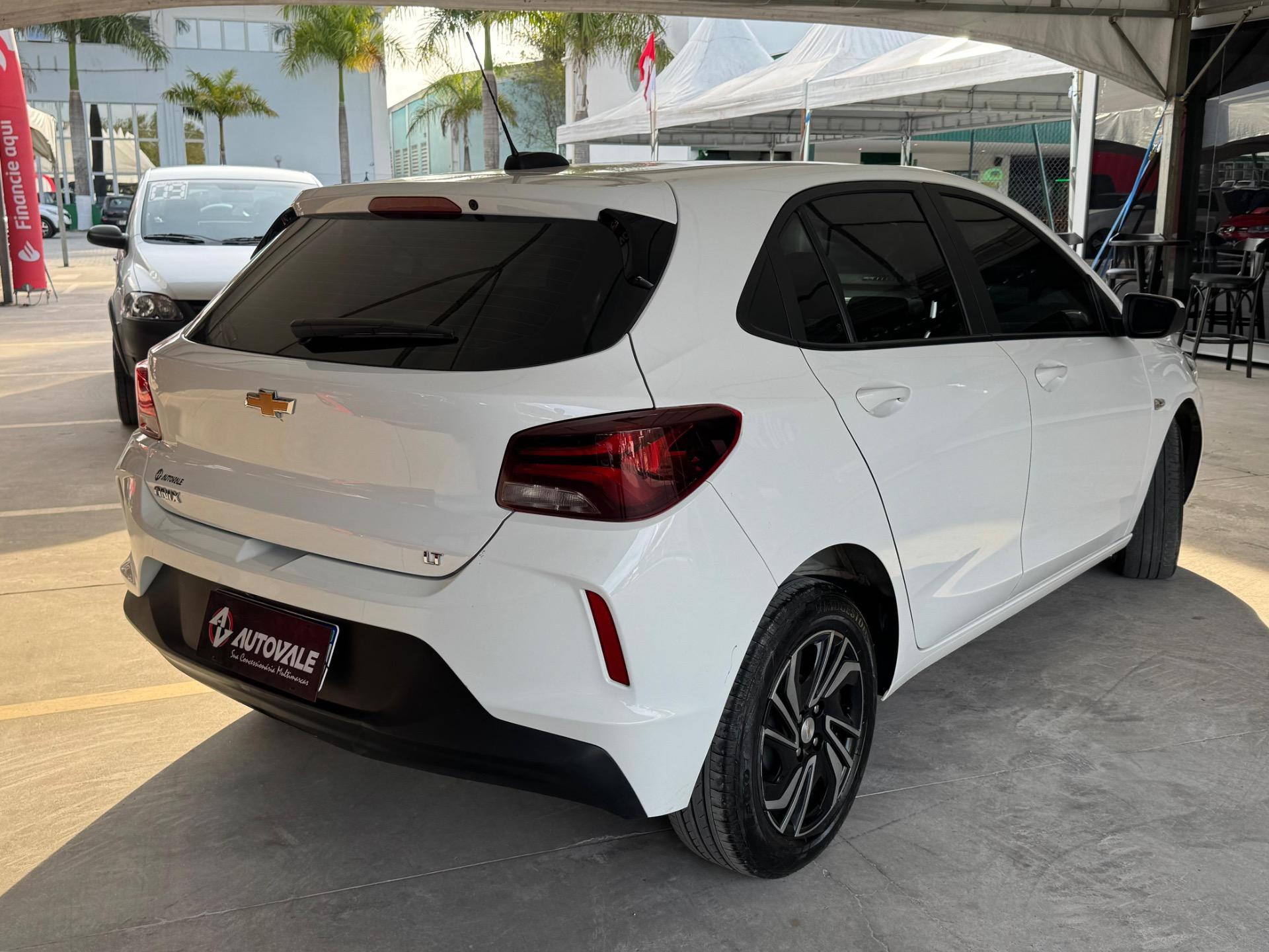 CHEVROLET Onix Hatch - Foto