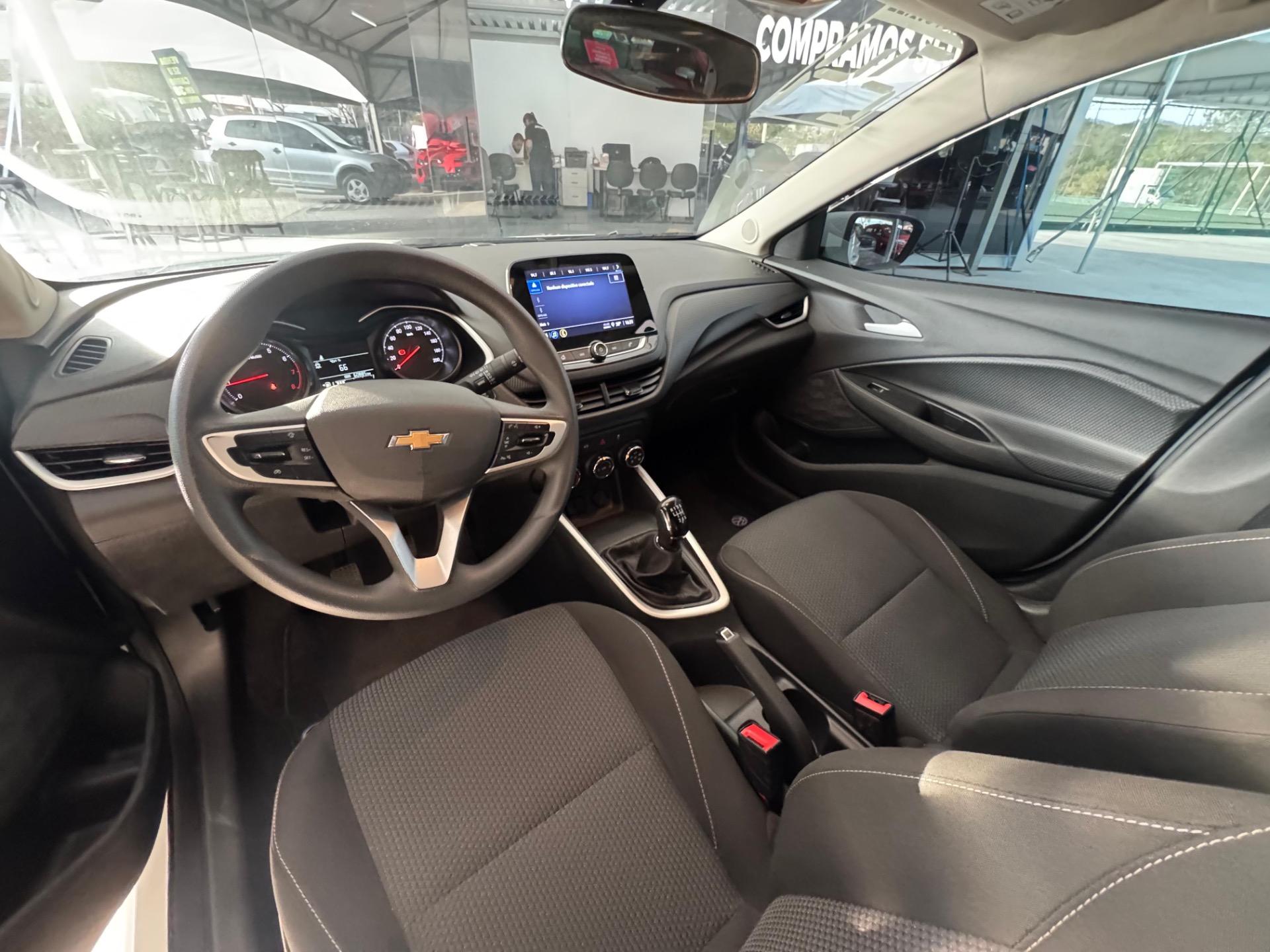 CHEVROLET Onix Hatch - Foto